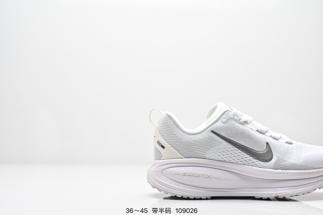 💰170
Nike VOMERO 18 耐克 舒适减震防滑 低帮跑步鞋
全掌ReactX泡绵中底 前掌和后跟还配备了Air Zoom气垫单元 据说跑起来更快更舒适哦 这次最大的升级点 首次引入了ReactX泡绵
货号:HM6803-001
尺码:如图
ID:109026