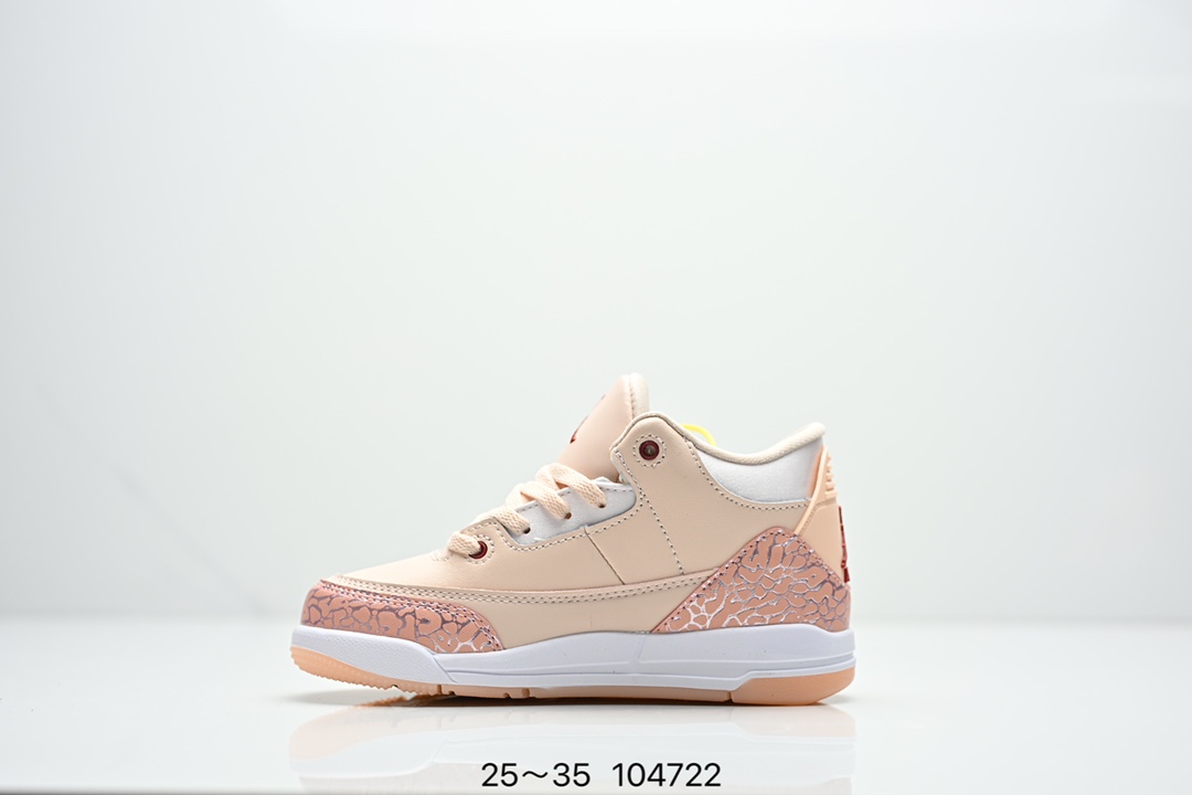 图片[2]-童鞋Air Jordan 3 Retro 复刻白水泥 AJ3 乔丹3代 aj3 乔3 经典复刻白水泥 乔丹篮球鞋系列 鞋身以白色为主调，采用优质皮革材质搭配鞋头及后跟处的经典元素爆裂纹，搭配灰色外底，简约而不失活力，纯色鞋身也很好地渲染了其不凡的质感。至于细节，该鞋款后跟处的Jumpman Logo同样采用黑色打造，鞋口及鞋面则添加了透气孔设计，更适合炎热的夏日。 货号：DN3707-100 尺码：如图所示-选品中心