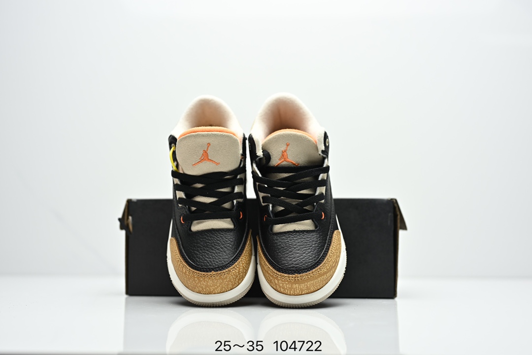 图片[7]-童鞋Air Jordan 3 Retro 复刻白水泥 AJ3 乔丹3代 aj3 乔3 经典复刻白水泥 乔丹篮球鞋系列 鞋身以白色为主调，采用优质皮革材质搭配鞋头及后跟处的经典元素爆裂纹，搭配灰色外底，简约而不失活力，纯色鞋身也很好地渲染了其不凡的质感。至于细节，该鞋款后跟处的Jumpman Logo同样采用黑色打造，鞋口及鞋面则添加了透气孔设计，更适合炎热的夏日。 货号：DN3707-100 尺码：如图所示-选品中心