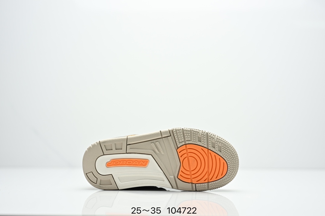 图片[5]-童鞋Air Jordan 3 Retro 复刻白水泥 AJ3 乔丹3代 aj3 乔3 经典复刻白水泥 乔丹篮球鞋系列 鞋身以白色为主调，采用优质皮革材质搭配鞋头及后跟处的经典元素爆裂纹，搭配灰色外底，简约而不失活力，纯色鞋身也很好地渲染了其不凡的质感。至于细节，该鞋款后跟处的Jumpman Logo同样采用黑色打造，鞋口及鞋面则添加了透气孔设计，更适合炎热的夏日。 货号：DN3707-100 尺码：如图所示-选品中心