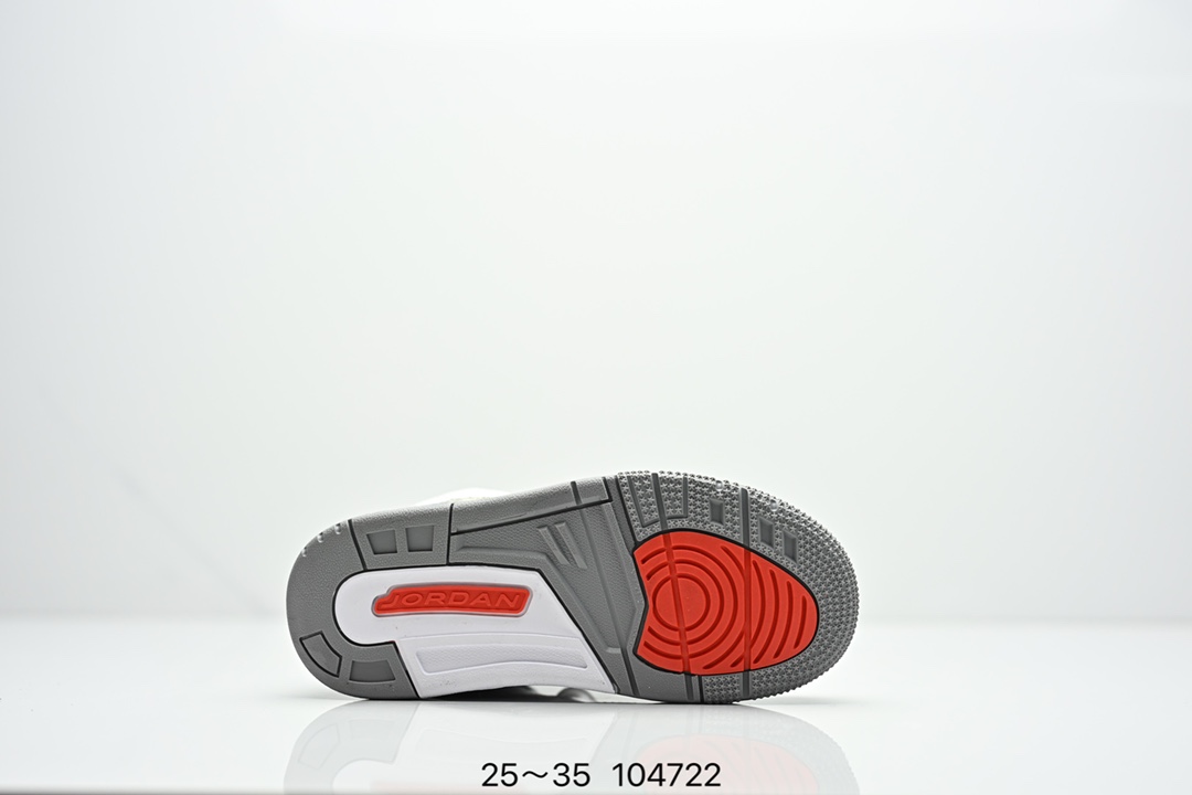 图片[5]-童鞋Air Jordan 3 Retro 复刻白水泥 AJ3 乔丹3代 aj3 乔3 经典复刻白水泥 乔丹篮球鞋系列 鞋身以白色为主调，采用优质皮革材质搭配鞋头及后跟处的经典元素爆裂纹，搭配灰色外底，简约而不失活力，纯色鞋身也很好地渲染了其不凡的质感。至于细节，该鞋款后跟处的Jumpman Logo同样采用黑色打造，鞋口及鞋面则添加了透气孔设计，更适合炎热的夏日。 货号：DN3707-100 尺码：如图所示-选品中心