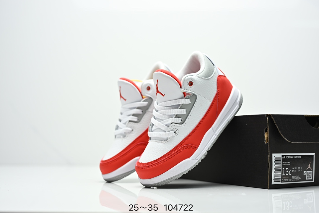 图片[8]-童鞋Air Jordan 3 Retro 复刻白水泥 AJ3 乔丹3代 aj3 乔3 经典复刻白水泥 乔丹篮球鞋系列 鞋身以白色为主调，采用优质皮革材质搭配鞋头及后跟处的经典元素爆裂纹，搭配灰色外底，简约而不失活力，纯色鞋身也很好地渲染了其不凡的质感。至于细节，该鞋款后跟处的Jumpman Logo同样采用黑色打造，鞋口及鞋面则添加了透气孔设计，更适合炎热的夏日。 货号：DN3707-100 尺码：如图所示-选品中心