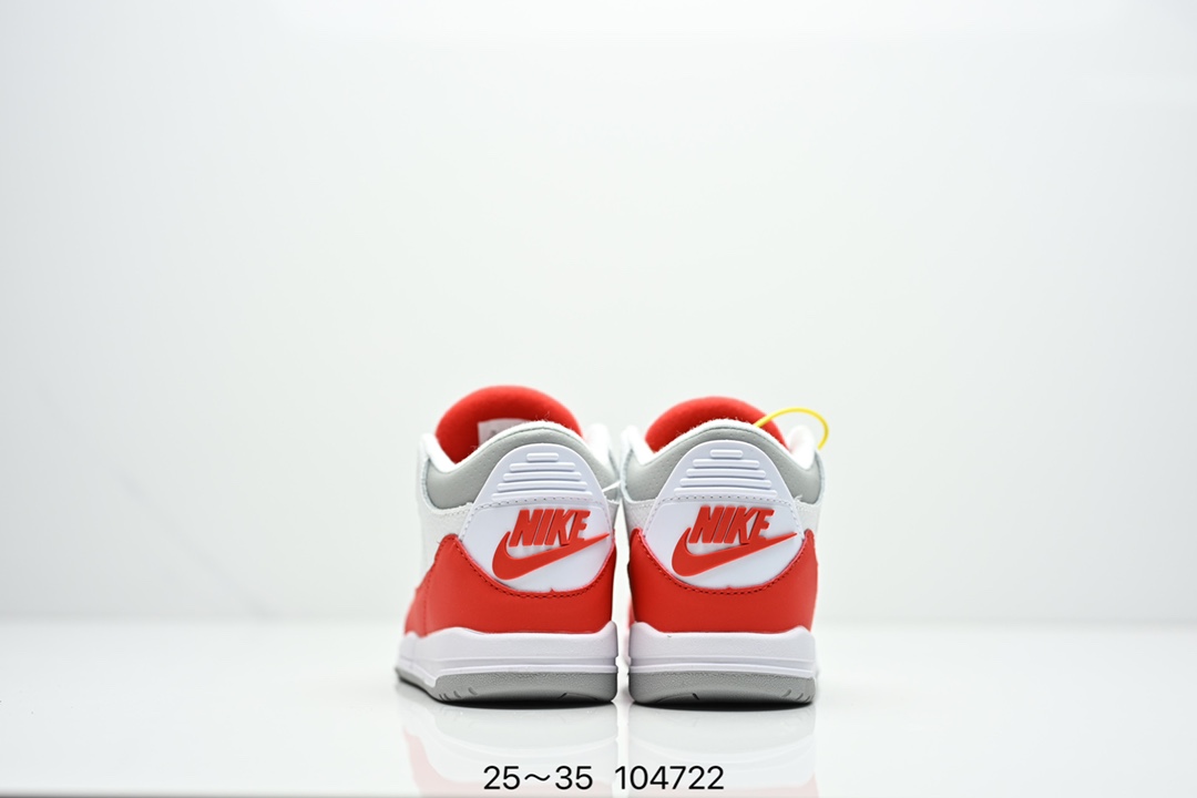 图片[6]-童鞋Air Jordan 3 Retro 复刻白水泥 AJ3 乔丹3代 aj3 乔3 经典复刻白水泥 乔丹篮球鞋系列 鞋身以白色为主调，采用优质皮革材质搭配鞋头及后跟处的经典元素爆裂纹，搭配灰色外底，简约而不失活力，纯色鞋身也很好地渲染了其不凡的质感。至于细节，该鞋款后跟处的Jumpman Logo同样采用黑色打造，鞋口及鞋面则添加了透气孔设计，更适合炎热的夏日。 货号：DN3707-100 尺码：如图所示-选品中心
