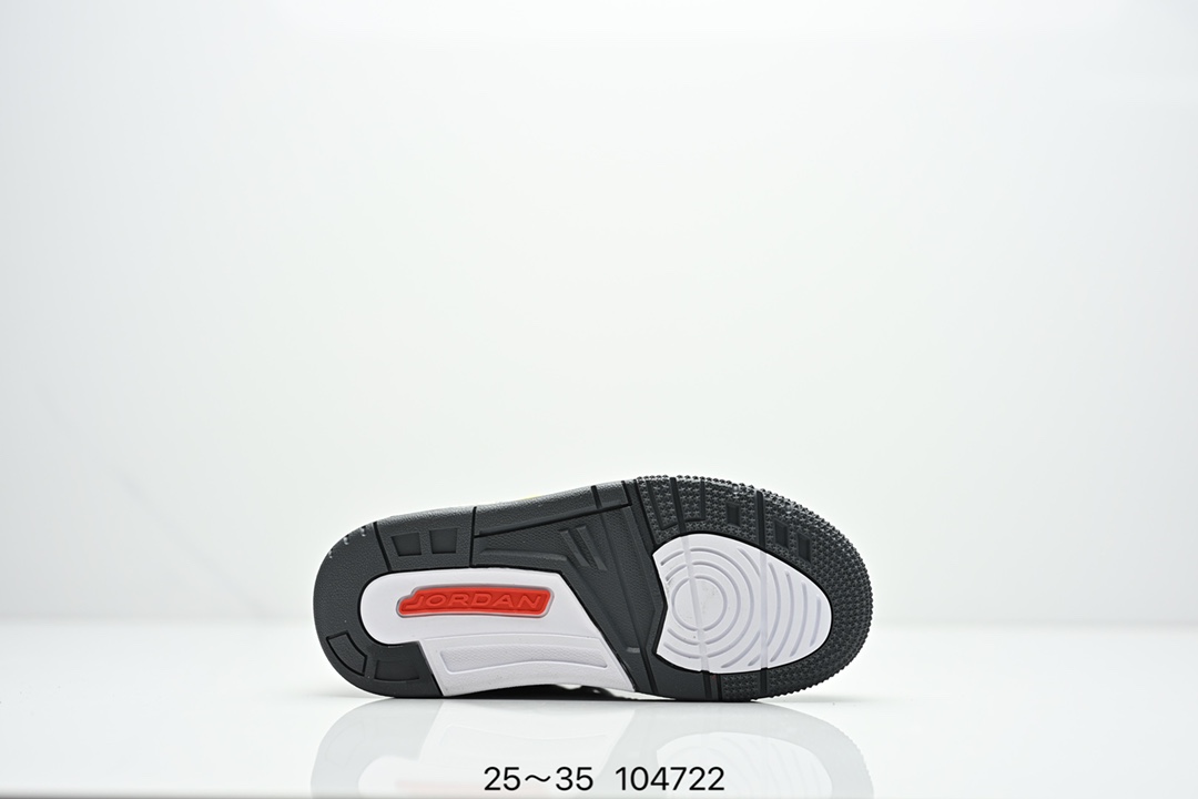 图片[5]-童鞋Air Jordan 3 Retro 复刻白水泥 AJ3 乔丹3代 aj3 乔3 经典复刻白水泥 乔丹篮球鞋系列 鞋身以白色为主调，采用优质皮革材质搭配鞋头及后跟处的经典元素爆裂纹，搭配灰色外底，简约而不失活力，纯色鞋身也很好地渲染了其不凡的质感。至于细节，该鞋款后跟处的Jumpman Logo同样采用黑色打造，鞋口及鞋面则添加了透气孔设计，更适合炎热的夏日。 货号：DN3707-100 尺码：如图所示-选品中心