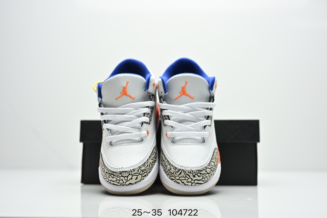 图片[9]-童鞋Air Jordan 3 Retro 复刻白水泥 AJ3 乔丹3代 aj3 乔3 经典复刻白水泥 乔丹篮球鞋系列 鞋身以白色为主调，采用优质皮革材质搭配鞋头及后跟处的经典元素爆裂纹，搭配灰色外底，简约而不失活力，纯色鞋身也很好地渲染了其不凡的质感。至于细节，该鞋款后跟处的Jumpman Logo同样采用黑色打造，鞋口及鞋面则添加了透气孔设计，更适合炎热的夏日。 货号：DN3707-100 尺码：如图所示-选品中心