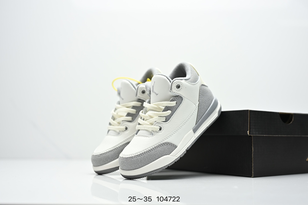 图片[9]-童鞋Air Jordan 3 Retro 复刻白水泥 AJ3 乔丹3代 aj3 乔3 经典复刻白水泥 乔丹篮球鞋系列 鞋身以白色为主调，采用优质皮革材质搭配鞋头及后跟处的经典元素爆裂纹，搭配灰色外底，简约而不失活力，纯色鞋身也很好地渲染了其不凡的质感。至于细节，该鞋款后跟处的Jumpman Logo同样采用黑色打造，鞋口及鞋面则添加了透气孔设计，更适合炎热的夏日。 货号：DN3707-100 尺码：如图所示-选品中心