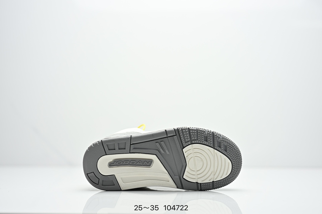图片[6]-童鞋Air Jordan 3 Retro 复刻白水泥 AJ3 乔丹3代 aj3 乔3 经典复刻白水泥 乔丹篮球鞋系列 鞋身以白色为主调，采用优质皮革材质搭配鞋头及后跟处的经典元素爆裂纹，搭配灰色外底，简约而不失活力，纯色鞋身也很好地渲染了其不凡的质感。至于细节，该鞋款后跟处的Jumpman Logo同样采用黑色打造，鞋口及鞋面则添加了透气孔设计，更适合炎热的夏日。 货号：DN3707-100 尺码：如图所示-选品中心