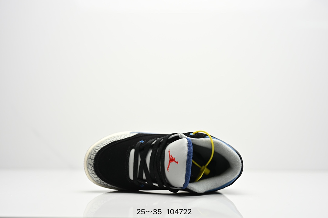 图片[4]-童鞋Air Jordan 3 Retro 复刻白水泥 AJ3 乔丹3代 aj3 乔3 经典复刻白水泥 乔丹篮球鞋系列 鞋身以白色为主调，采用优质皮革材质搭配鞋头及后跟处的经典元素爆裂纹，搭配灰色外底，简约而不失活力，纯色鞋身也很好地渲染了其不凡的质感。至于细节，该鞋款后跟处的Jumpman Logo同样采用黑色打造，鞋口及鞋面则添加了透气孔设计，更适合炎热的夏日。 货号：DN3707-100 尺码：如图所示-选品中心