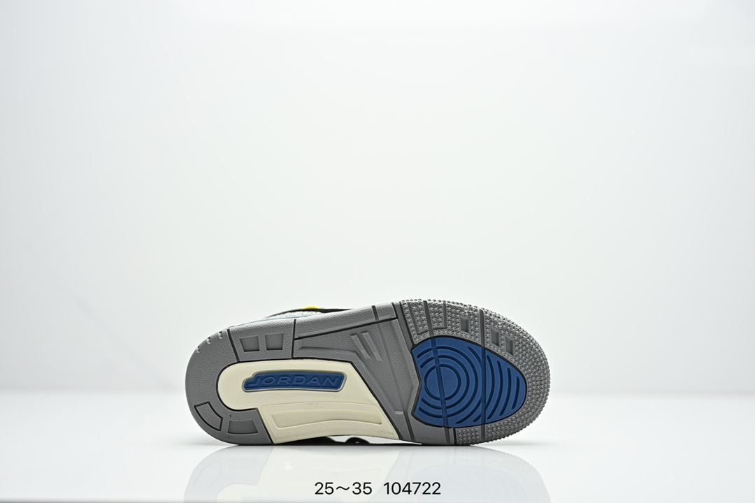 图片[6]-童鞋Air Jordan 3 Retro 复刻白水泥 AJ3 乔丹3代 aj3 乔3 经典复刻白水泥 乔丹篮球鞋系列 鞋身以白色为主调，采用优质皮革材质搭配鞋头及后跟处的经典元素爆裂纹，搭配灰色外底，简约而不失活力，纯色鞋身也很好地渲染了其不凡的质感。至于细节，该鞋款后跟处的Jumpman Logo同样采用黑色打造，鞋口及鞋面则添加了透气孔设计，更适合炎热的夏日。 货号：DN3707-100 尺码：如图所示-选品中心