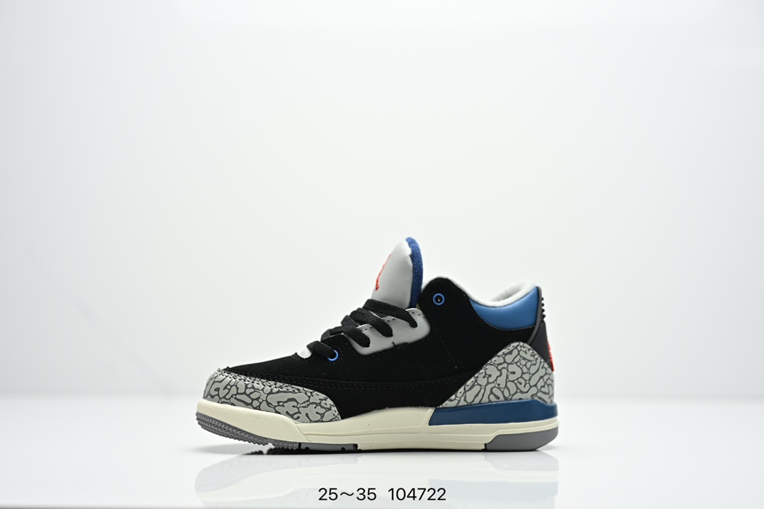 图片[3]-童鞋Air Jordan 3 Retro 复刻白水泥 AJ3 乔丹3代 aj3 乔3 经典复刻白水泥 乔丹篮球鞋系列 鞋身以白色为主调，采用优质皮革材质搭配鞋头及后跟处的经典元素爆裂纹，搭配灰色外底，简约而不失活力，纯色鞋身也很好地渲染了其不凡的质感。至于细节，该鞋款后跟处的Jumpman Logo同样采用黑色打造，鞋口及鞋面则添加了透气孔设计，更适合炎热的夏日。 货号：DN3707-100 尺码：如图所示-选品中心