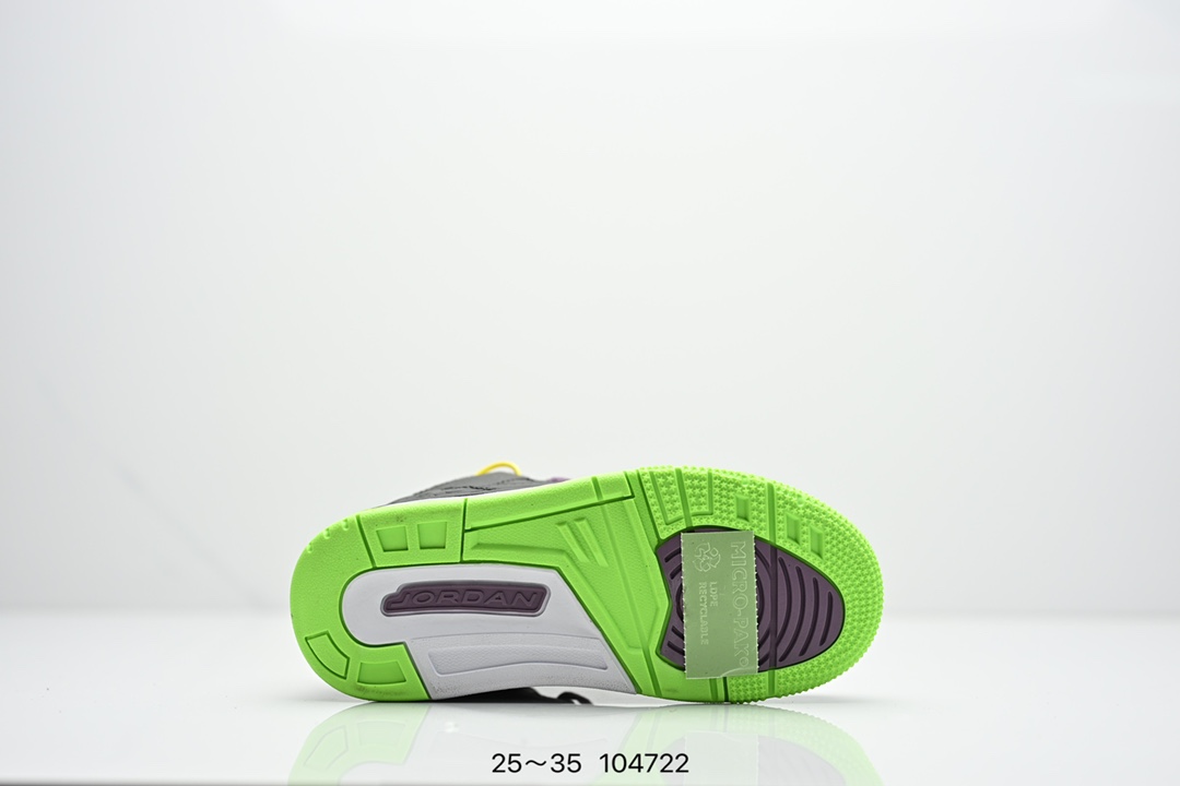 图片[6]-童鞋Air Jordan 3 Retro 复刻白水泥 AJ3 乔丹3代 aj3 乔3 经典复刻白水泥 乔丹篮球鞋系列 鞋身以白色为主调，采用优质皮革材质搭配鞋头及后跟处的经典元素爆裂纹，搭配灰色外底，简约而不失活力，纯色鞋身也很好地渲染了其不凡的质感。至于细节，该鞋款后跟处的Jumpman Logo同样采用黑色打造，鞋口及鞋面则添加了透气孔设计，更适合炎热的夏日。 货号：DN3707-100 尺码：如图所示-选品中心