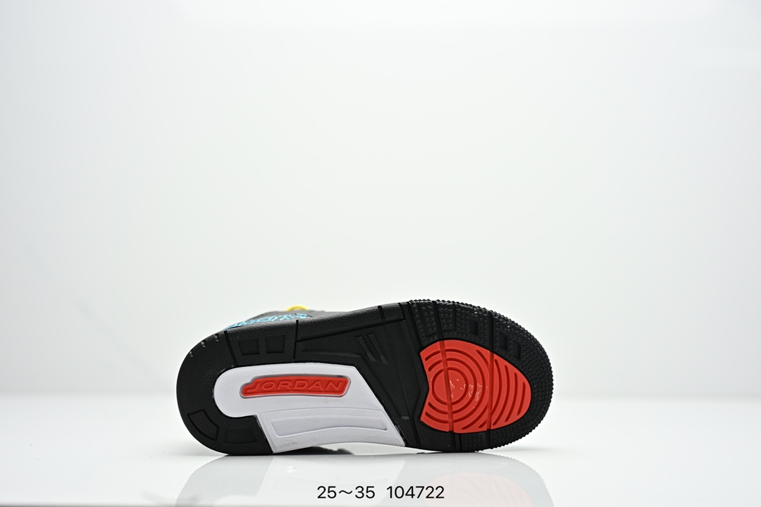 图片[7]-童鞋Air Jordan 3 Retro 复刻白水泥 AJ3 乔丹3代 aj3 乔3 经典复刻白水泥 乔丹篮球鞋系列 鞋身以白色为主调，采用优质皮革材质搭配鞋头及后跟处的经典元素爆裂纹，搭配灰色外底，简约而不失活力，纯色鞋身也很好地渲染了其不凡的质感。至于细节，该鞋款后跟处的Jumpman Logo同样采用黑色打造，鞋口及鞋面则添加了透气孔设计，更适合炎热的夏日。 货号：DN3707-100 尺码：如图所示-选品中心