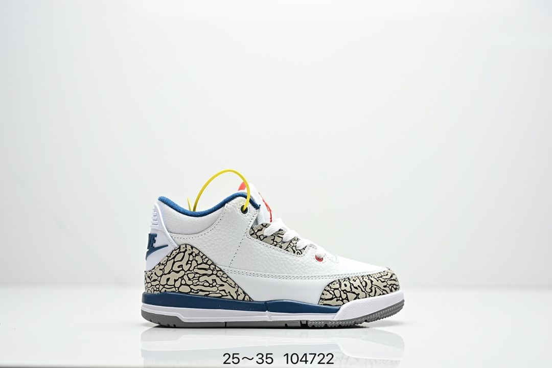 图片[4]-集合图 童鞋Air Jordan 3 Retro 复刻白水泥 AJ3 乔丹3代 aj3 乔3 经典复刻白水泥 乔丹篮球鞋系列 鞋身以白色为主调，采用优质皮革材质搭配鞋头及后跟处的经典元素爆裂纹，搭配灰色外底，简约而不失活力，纯色鞋身也很好地渲染了其不凡的质感。至于细节，该鞋款后跟处的Jumpman Logo同样采用黑色打造，鞋口及鞋面则添加了透气孔设计，更适合炎热的夏日。 货号：DN3707-100 尺码：如图所示-选品中心