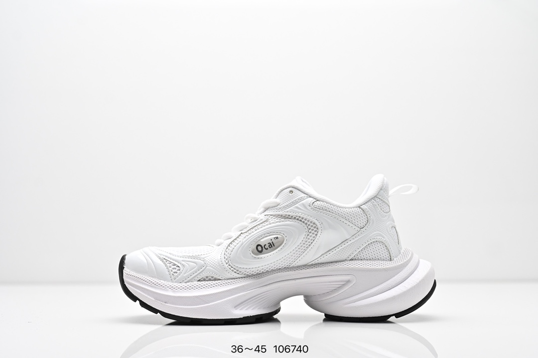 💰240
公司级✅【明星同款】Ocai“Disk Runtech”飞碟跑鞋情侣运动老爹鞋
日常银白配色也贼好搭配衣服～
鞋底大约5cm 上脚很增高修饰腿型哦😍
圆圆呼呼的一双老爹鞋！
尤其是后跟那块，尊滴像飞碟🛸
脱鞋的时候特别好脱🤣
上脚也是hin舒服😌轻盈的那种
尤其是在阳光下，亮银面未来感十足！
日常搭配牛仔裤或者休闲裤都蛮好看的
尺码:36-45
编号：106740