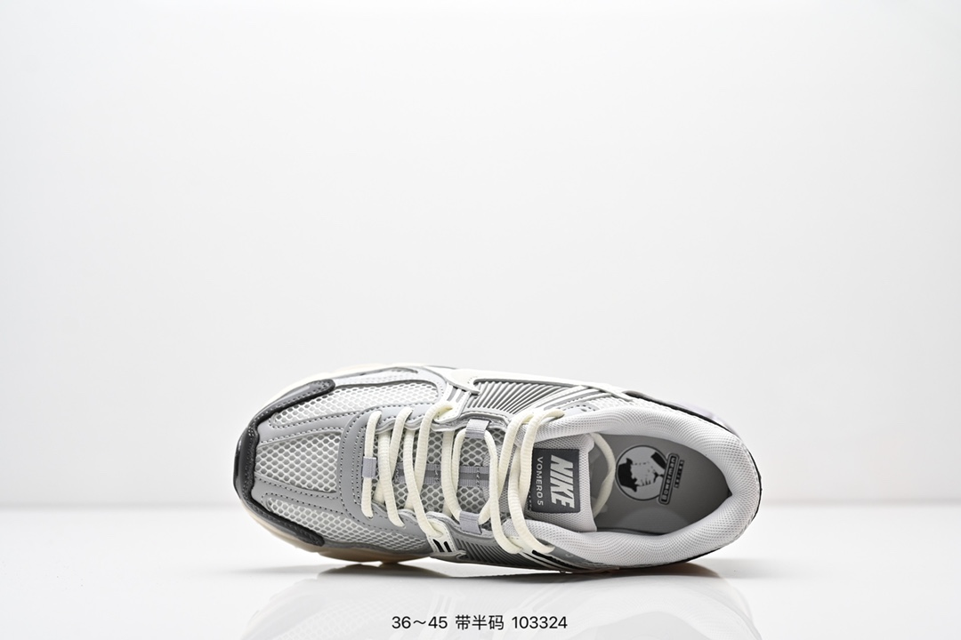 💰160
公司级✅耐克Nike Zoom Vomero 5
马拉松复古跑五代休闲运动慢跑鞋
采用环保纤维革饰片组合网眼布鞋面材质 升级正确后跟TPU加固 耐弯折热塑框架支撑鞋身 中底搭载EVA轻量缓震
货号:FD9919-001
码数:36 36.5 37.5 38 38.5 39 40 40.5 41 42 42.5 43 44 45
编号：103324
