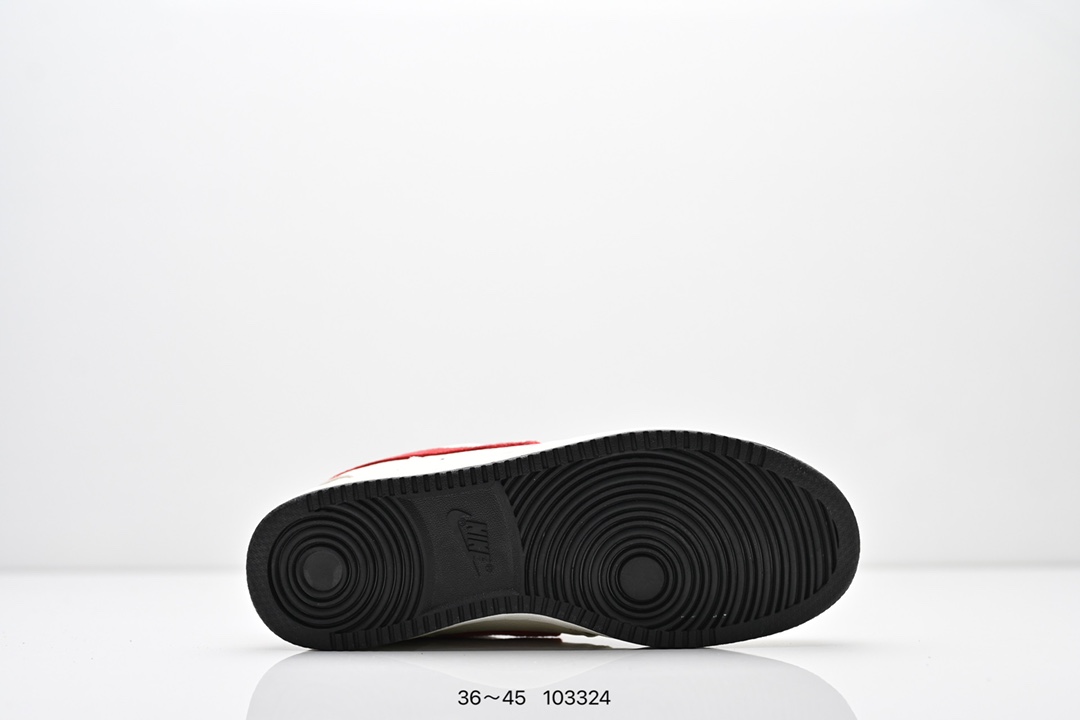 💰160
公司级✅NIKE COURT VISION LO联名 低帮百搭 透气休闲运动板鞋 
兼顾舒适脚感和出众风范 演绎匠心之作 结构性的支撑贴合感结合复古篮球设计 
电绣工艺 皮料切割干净无任何毛边 细节完美
货号:FD5188-103
尺码:36-45
编号：103324