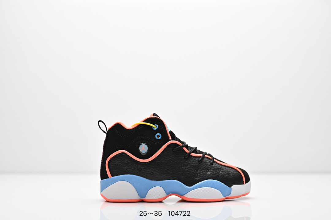 童鞋耐克 AJ 乔丹13代 Nike Air Jordan 13 Retro 篮球鞋复刻男子运动鞋 重现设计师汀克·哈特菲尔德广受赞誉的 1996 年鞋款设计，后者率先将 Zoom Air 缓震配置引入经典系列。鞋面采用优质材料，打造当季潮流风范。 优质材质组合鞋面，实现出色耐穿性 泡绵中底搭载全掌型 Zoom Air 缓震配置，塑就出众回弹的缓震效果 碳纤维稳定片 橡胶外底 货号：820276 001 尺码：童鞋-选品中心