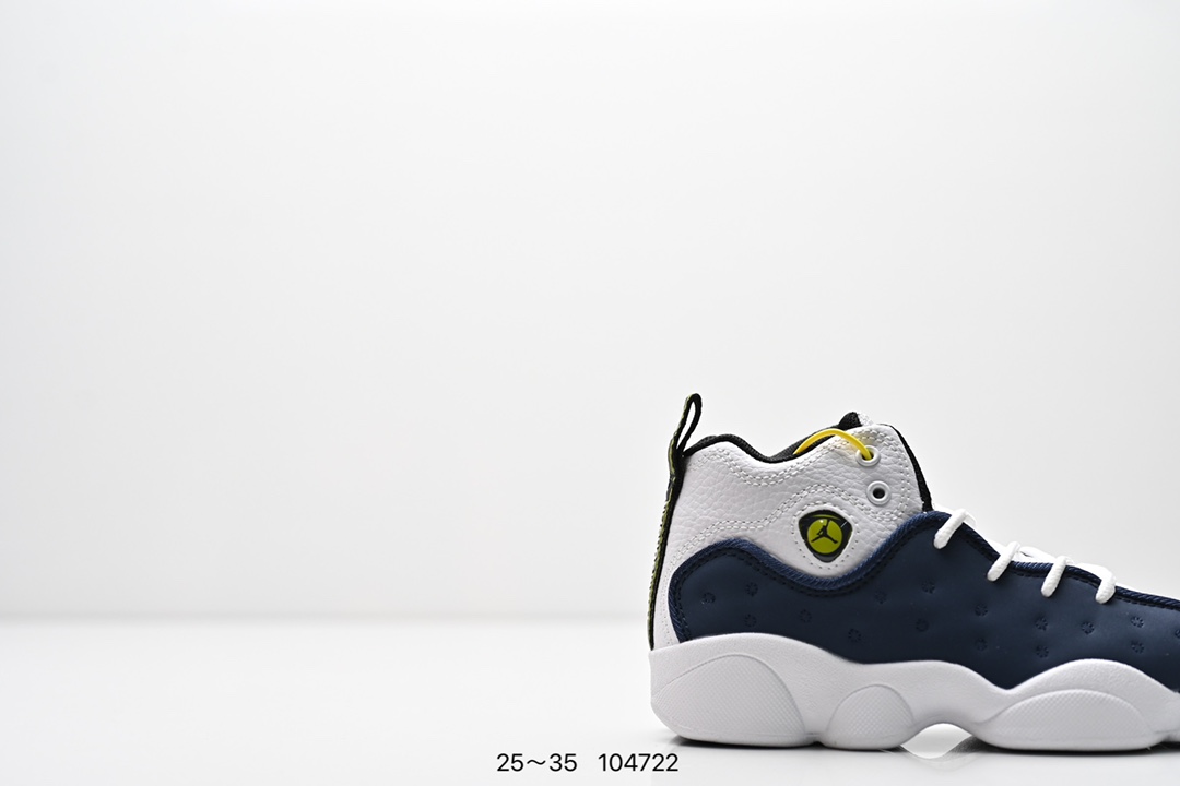 图片[2]-童鞋耐克 AJ 乔丹13代 Nike Air Jordan 13 Retro 篮球鞋复刻男子运动鞋 重现设计师汀克·哈特菲尔德广受赞誉的 1996 年鞋款设计，后者率先将 Zoom Air 缓震配置引入经典系列。鞋面采用优质材料，打造当季潮流风范。 优质材质组合鞋面，实现出色耐穿性 泡绵中底搭载全掌型 Zoom Air 缓震配置，塑就出众回弹的缓震效果 碳纤维稳定片 橡胶外底 货号：820276 001 尺码：童鞋-选品中心