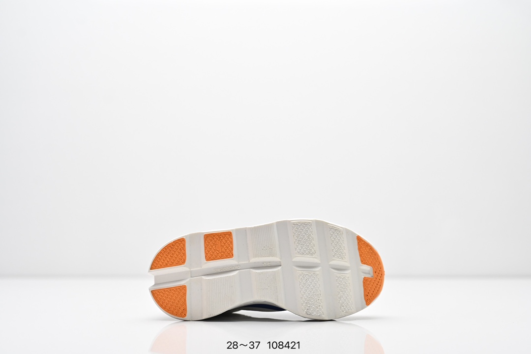 图片[6]-On昂跑Cloud X 童鞋28-37 舒适乐趣跑，缓震、轻量 On昂跑 Cloudsurfer上演中底“变形计” ，打破传统格局缔造柔软脚感。-选品中心