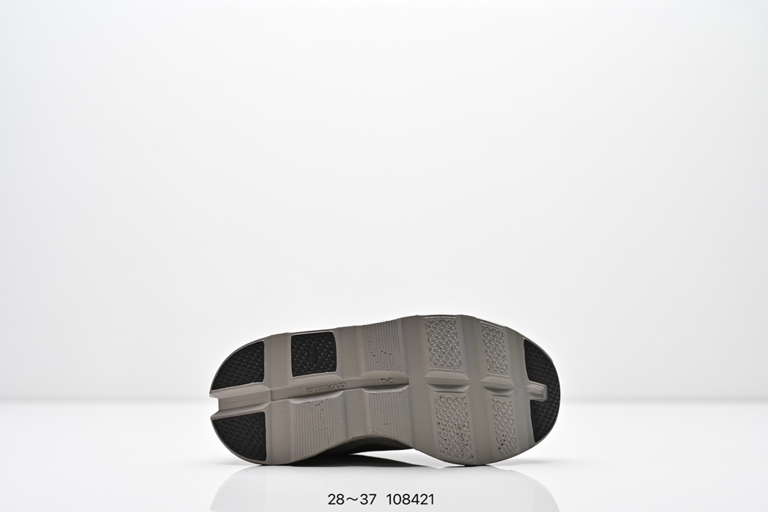 图片[6]-On昂跑Cloud X 童鞋28-37 舒适乐趣跑，缓震、轻量 On昂跑 Cloudsurfer上演中底“变形计” ，打破传统格局缔造柔软脚感。-选品中心