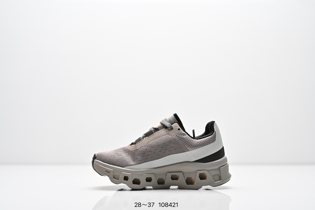 图片[3]-On昂跑Cloud X 童鞋28-37 舒适乐趣跑，缓震、轻量 On昂跑 Cloudsurfer上演中底“变形计” ，打破传统格局缔造柔软脚感。-选品中心