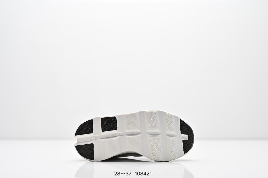 图片[6]-On昂跑Cloud X 童鞋28-37 舒适乐趣跑，缓震、轻量 On昂跑 Cloudsurfer上演中底“变形计” ，打破传统格局缔造柔软脚感。-选品中心