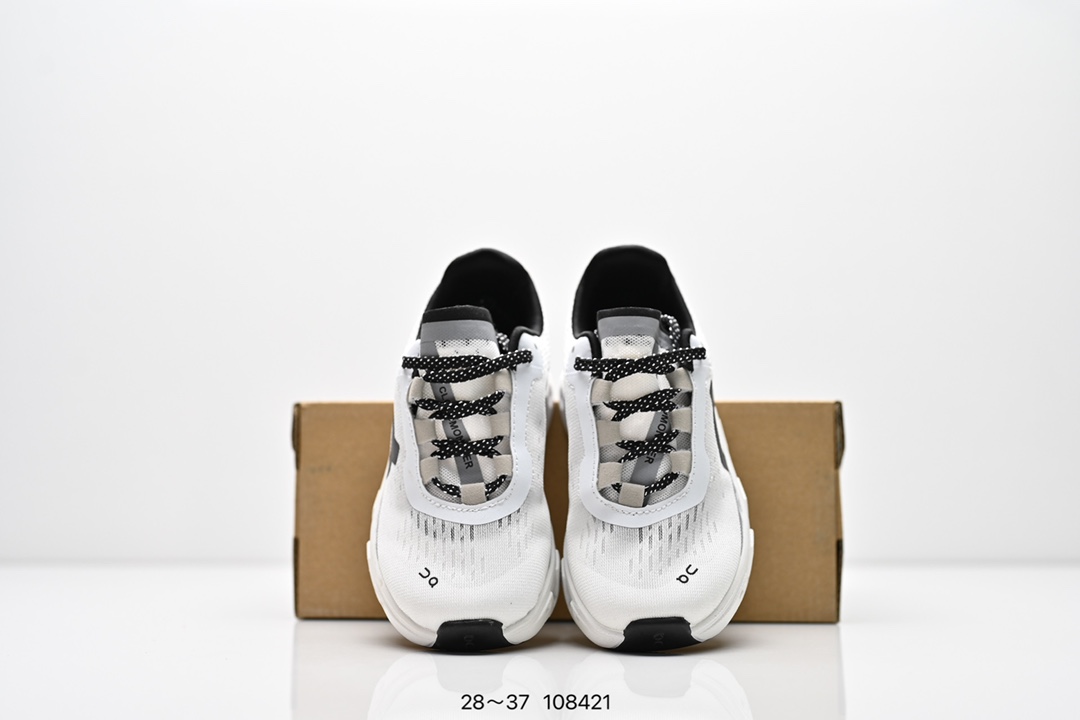 图片[8]-On昂跑Cloud X 童鞋28-37 舒适乐趣跑，缓震、轻量 On昂跑 Cloudsurfer上演中底“变形计” ，打破传统格局缔造柔软脚感。-选品中心