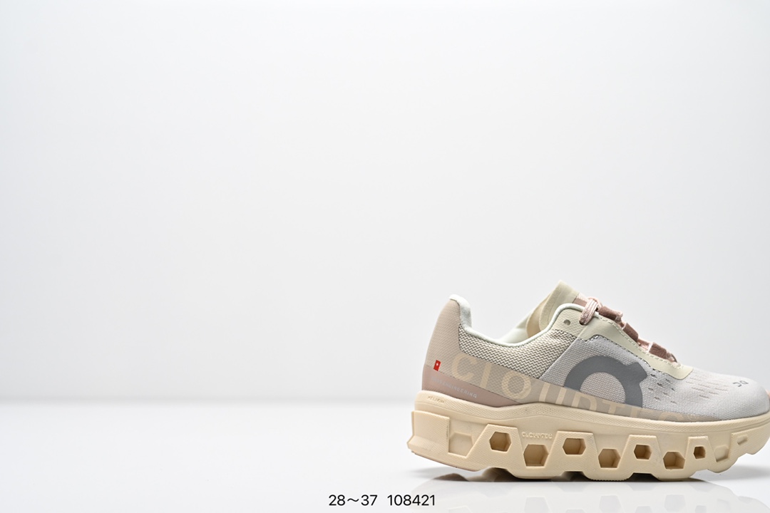 图片[2]-童鞋 On昂跑 全新综合体能训练运动鞋Cloud X 舒适乐趣跑，缓震、轻量 On昂跑 Cloudsurfer上演中底“变形计” ，打破传统格局缔造柔软脚感。 On昂跑对于值友来说已经是个相对熟悉的品牌了，旗下的经典款Cloud X兼具稳健敏捷、功能多面，轻量脚感和灵活反馈等优点，是健身爱好者最喜欢的鞋履产品之一。2022年首发的超厚底怪兽跑鞋Cloudmonster，加载最大的Cloudtec模块，柔软的缓震和强力的回弹体验，也让他一战成名，进入大体重运动爱好者和与大众跑者的入门跑鞋心选名单。 尺码：28～37-选品中心