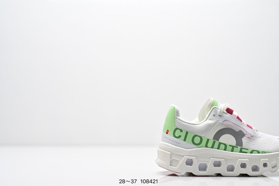 图片[2]-童鞋 On昂跑 全新综合体能训练运动鞋Cloud X 舒适乐趣跑，缓震、轻量 On昂跑 Cloudsurfer上演中底“变形计” ，打破传统格局缔造柔软脚感。 On昂跑对于值友来说已经是个相对熟悉的品牌了，旗下的经典款Cloud X兼具稳健敏捷、功能多面，轻量脚感和灵活反馈等优点，是健身爱好者最喜欢的鞋履产品之一。2022年首发的超厚底怪兽跑鞋Cloudmonster，加载最大的Cloudtec模块，柔软的缓震和强力的回弹体验，也让他一战成名，进入大体重运动爱好者和与大众跑者的入门跑鞋心选名单。 尺码：28～37-选品中心