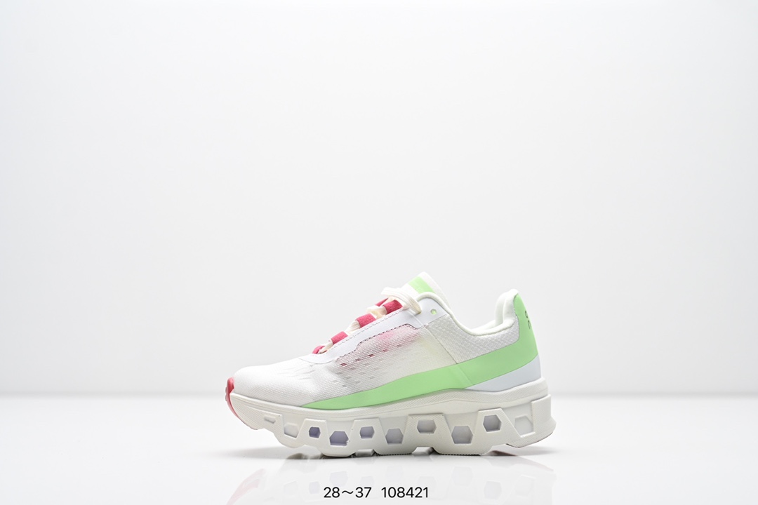 图片[3]-童鞋 On昂跑 全新综合体能训练运动鞋Cloud X 舒适乐趣跑，缓震、轻量 On昂跑 Cloudsurfer上演中底“变形计” ，打破传统格局缔造柔软脚感。 On昂跑对于值友来说已经是个相对熟悉的品牌了，旗下的经典款Cloud X兼具稳健敏捷、功能多面，轻量脚感和灵活反馈等优点，是健身爱好者最喜欢的鞋履产品之一。2022年首发的超厚底怪兽跑鞋Cloudmonster，加载最大的Cloudtec模块，柔软的缓震和强力的回弹体验，也让他一战成名，进入大体重运动爱好者和与大众跑者的入门跑鞋心选名单。 尺码：28～37-选品中心