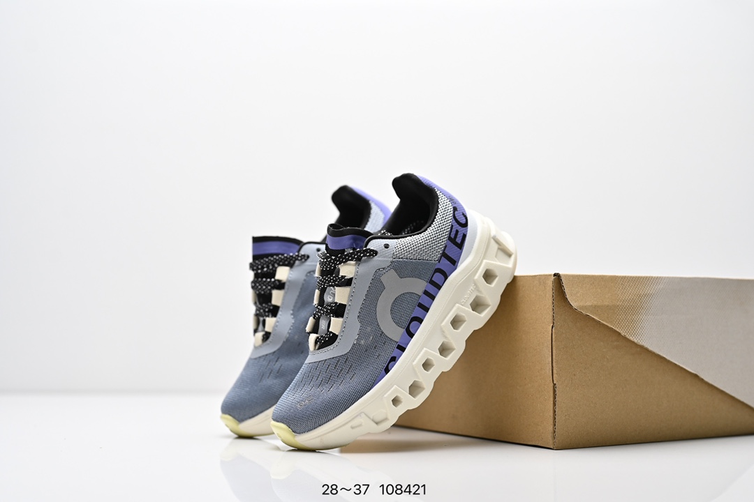 图片[9]-童鞋 On昂跑 全新综合体能训练运动鞋Cloud X 舒适乐趣跑，缓震、轻量 On昂跑 Cloudsurfer上演中底“变形计” ，打破传统格局缔造柔软脚感。 On昂跑对于值友来说已经是个相对熟悉的品牌了，旗下的经典款Cloud X兼具稳健敏捷、功能多面，轻量脚感和灵活反馈等优点，是健身爱好者最喜欢的鞋履产品之一。2022年首发的超厚底怪兽跑鞋Cloudmonster，加载最大的Cloudtec模块，柔软的缓震和强力的回弹体验，也让他一战成名，进入大体重运动爱好者和与大众跑者的入门跑鞋心选名单。 尺码：28～37-选品中心