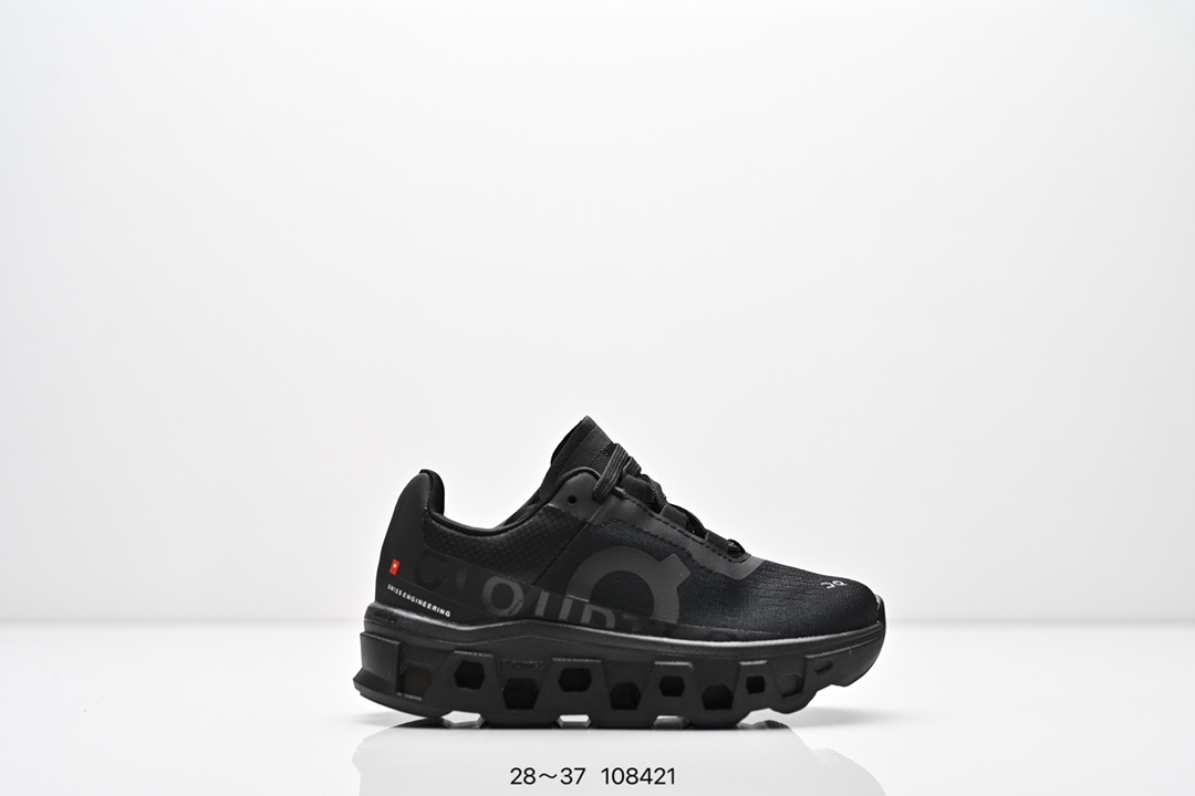 图片[9]-集合图 童鞋 On昂跑 全新综合体能训练运动鞋Cloud X 舒适乐趣跑，缓震、轻量 On昂跑 Cloudsurfer上演中底“变形计” ，打破传统格局缔造柔软脚感。 On昂跑对于值友来说已经是个相对熟悉的品牌了，旗下的经典款Cloud X兼具稳健敏捷、功能多面，轻量脚感和灵活反馈等优点，是健身爱好者最喜欢的鞋履产品之一。2022年首发的超厚底怪兽跑鞋Cloudmonster，加载最大的Cloudtec模块，柔软的缓震和强力的回弹体验，也让他一战成名，进入大体重运动爱好者和与大众跑者的入门跑鞋心选名单。 尺码：28～37-选品中心