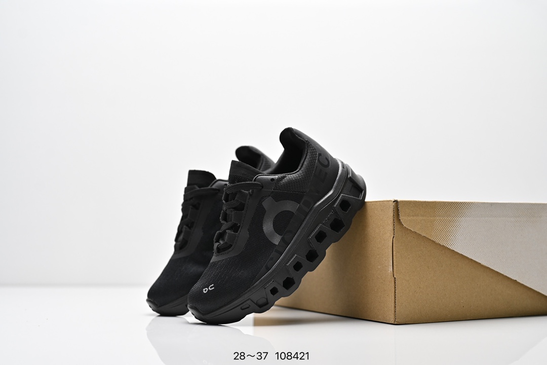 图片[9]-集合图 童鞋 On昂跑 全新综合体能训练运动鞋Cloud X 舒适乐趣跑，缓震、轻量 On昂跑 Cloudsurfer上演中底“变形计” ，打破传统格局缔造柔软脚感。 On昂跑对于值友来说已经是个相对熟悉的品牌了，旗下的经典款Cloud X兼具稳健敏捷、功能多面，轻量脚感和灵活反馈等优点，是健身爱好者最喜欢的鞋履产品之一。2022年首发的超厚底怪兽跑鞋Cloudmonster，加载最大的Cloudtec模块，柔软的缓震和强力的回弹体验，也让他一战成名，进入大体重运动爱好者和与大众跑者的入门跑鞋心选名单。 尺码：28～37-选品中心