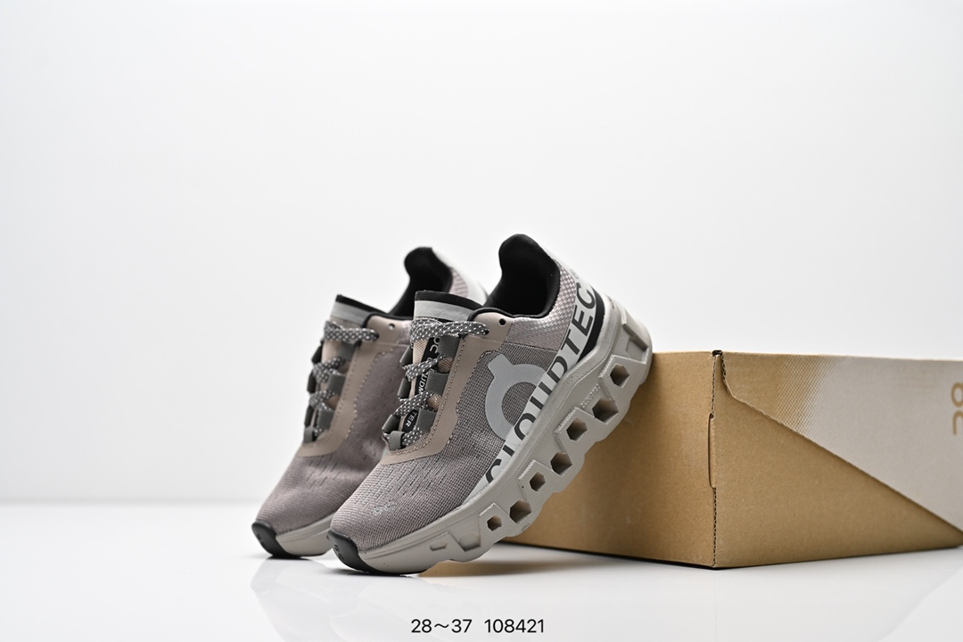 图片[2]-集合图 童鞋 On昂跑 全新综合体能训练运动鞋Cloud X 舒适乐趣跑，缓震、轻量 On昂跑 Cloudsurfer上演中底“变形计” ，打破传统格局缔造柔软脚感。 On昂跑对于值友来说已经是个相对熟悉的品牌了，旗下的经典款Cloud X兼具稳健敏捷、功能多面，轻量脚感和灵活反馈等优点，是健身爱好者最喜欢的鞋履产品之一。2022年首发的超厚底怪兽跑鞋Cloudmonster，加载最大的Cloudtec模块，柔软的缓震和强力的回弹体验，也让他一战成名，进入大体重运动爱好者和与大众跑者的入门跑鞋心选名单。 尺码：28～37-选品中心