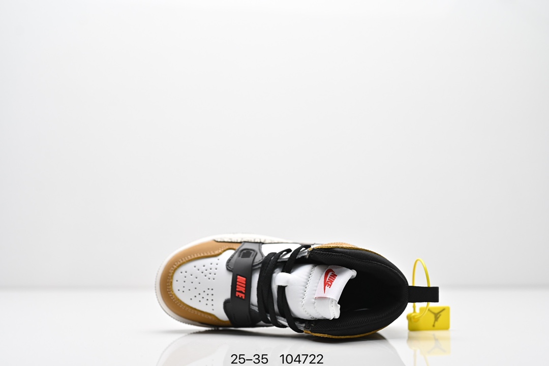 图片[4]-童鞋Air Jordan Legacy 312 “Command Force” 高帮AJ312 乔丹312代 aj312 乔312 高邦 乔丹篮球鞋系列 号称 “最强三合一” 的 Jordan Legacy 312，自然有着杂交结合的设计，它的名字就展现出它所包含的鞋款元素，312 分别对应了 Air Jordan 3、Air Jordan 1 和 Air Trainer 2，将这三双经典又有不俗人气的鞋款融合，“最强三合一” 的名称由此得来！货号：DR8486131 尺码：25–35 编号：104722-选品中心