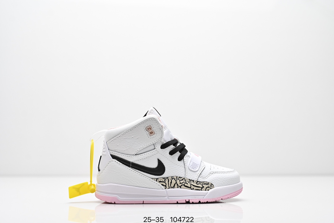 童鞋Air Jordan Legacy 312 “Command Force” 高帮AJ312 乔丹312代 aj312 乔312 高邦 乔丹篮球鞋系列 号称 “最强三合一” 的 Jordan Legacy 312，自然有着杂交结合的设计，它的名字就展现出它所包含的鞋款元素，312 分别对应了 Air Jordan 3、Air Jordan 1 和 Air Trainer 2，将这三双经典又有不俗人气的鞋款融合，“最强三合一” 的名称由此得来！货号：DR8486131 尺码：25–35 编号：104722-选品中心