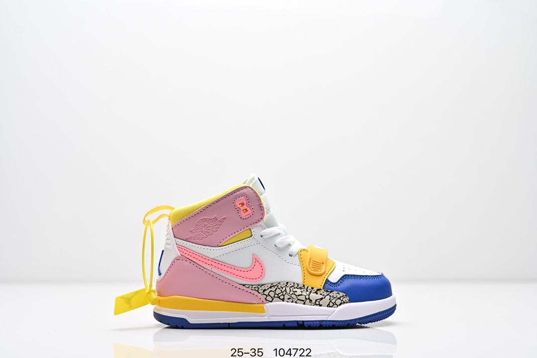 童鞋Air Jordan Legacy 312 “Command Force” 高帮AJ312 乔丹312代 aj312 乔312 高邦 乔丹篮球鞋系列 号称 “最强三合一” 的 Jordan Legacy 312，自然有着杂交结合的设计，它的名字就展现出它所包含的鞋款元素，312 分别对应了 Air Jordan 3、Air Jordan 1 和 Air Trainer 2，将这三双经典又有不俗人气的鞋款融合，“最强三合一” 的名称由此得来！货号：DR8486131 尺码：25–35 编号：104722-选品中心