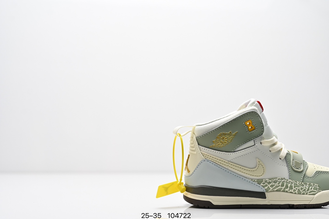 图片[2]-童鞋Air Jordan Legacy 312 “Command Force” 高帮AJ312 乔丹312代 aj312 乔312 高邦 乔丹篮球鞋系列 号称 “最强三合一” 的 Jordan Legacy 312，自然有着杂交结合的设计，它的名字就展现出它所包含的鞋款元素，312 分别对应了 Air Jordan 3、Air Jordan 1 和 Air Trainer 2，将这三双经典又有不俗人气的鞋款融合，“最强三合一” 的名称由此得来！货号：DR8486131 尺码：25–35 编号：104722-选品中心