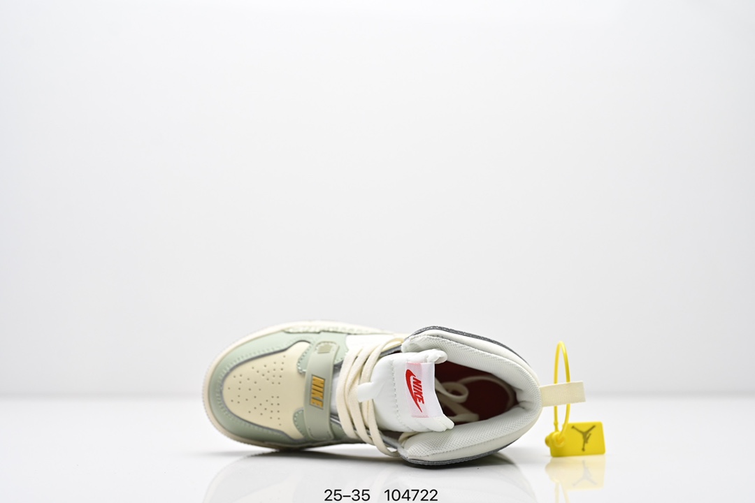 图片[4]-童鞋Air Jordan Legacy 312 “Command Force” 高帮AJ312 乔丹312代 aj312 乔312 高邦 乔丹篮球鞋系列 号称 “最强三合一” 的 Jordan Legacy 312，自然有着杂交结合的设计，它的名字就展现出它所包含的鞋款元素，312 分别对应了 Air Jordan 3、Air Jordan 1 和 Air Trainer 2，将这三双经典又有不俗人气的鞋款融合，“最强三合一” 的名称由此得来！货号：DR8486131 尺码：25–35 编号：104722-选品中心