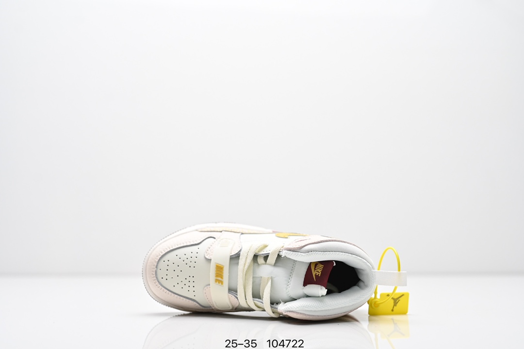 图片[4]-童鞋Air Jordan Legacy 312 “Command Force” 高帮AJ312 乔丹312代 aj312 乔312 高邦 乔丹篮球鞋系列 号称 “最强三合一” 的 Jordan Legacy 312，自然有着杂交结合的设计，它的名字就展现出它所包含的鞋款元素，312 分别对应了 Air Jordan 3、Air Jordan 1 和 Air Trainer 2，将这三双经典又有不俗人气的鞋款融合，“最强三合一” 的名称由此得来！货号：DR8486131 尺码：25–35 编号：104722-选品中心