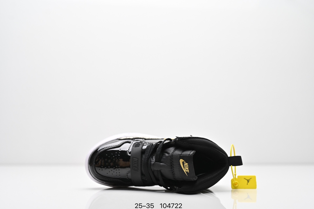 图片[4]-童鞋Air Jordan Legacy 312 “Command Force” 高帮AJ312 乔丹312代 aj312 乔312 高邦 乔丹篮球鞋系列 号称 “最强三合一” 的 Jordan Legacy 312，自然有着杂交结合的设计，它的名字就展现出它所包含的鞋款元素，312 分别对应了 Air Jordan 3、Air Jordan 1 和 Air Trainer 2，将这三双经典又有不俗人气的鞋款融合，“最强三合一” 的名称由此得来！货号：DR8486131 尺码：25–35 编号：104722-选品中心