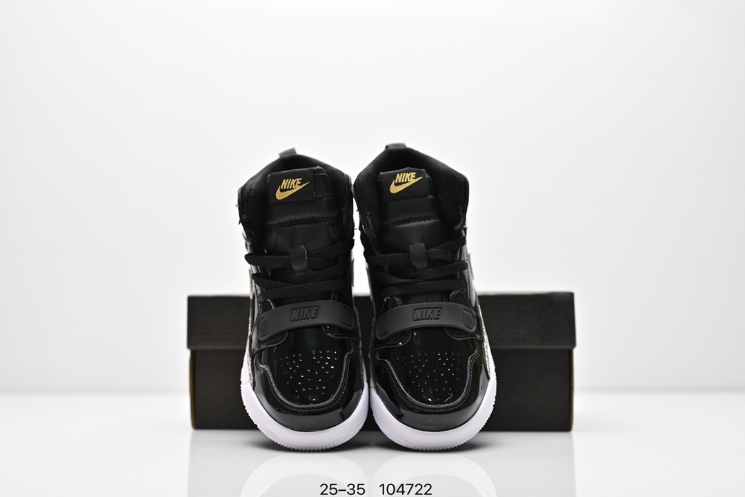 图片[8]-童鞋Air Jordan Legacy 312 “Command Force” 高帮AJ312 乔丹312代 aj312 乔312 高邦 乔丹篮球鞋系列 号称 “最强三合一” 的 Jordan Legacy 312，自然有着杂交结合的设计，它的名字就展现出它所包含的鞋款元素，312 分别对应了 Air Jordan 3、Air Jordan 1 和 Air Trainer 2，将这三双经典又有不俗人气的鞋款融合，“最强三合一” 的名称由此得来！货号：DR8486131 尺码：25–35 编号：104722-选品中心