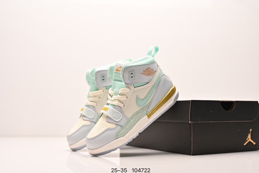 图片[9]-童鞋Air Jordan Legacy 312 “Command Force” 高帮AJ312 乔丹312代 aj312 乔312 高邦 乔丹篮球鞋系列 号称 “最强三合一” 的 Jordan Legacy 312，自然有着杂交结合的设计，它的名字就展现出它所包含的鞋款元素，312 分别对应了 Air Jordan 3、Air Jordan 1 和 Air Trainer 2，将这三双经典又有不俗人气的鞋款融合，“最强三合一” 的名称由此得来！货号：DR8486131 尺码：25–35 编号：104722-选品中心