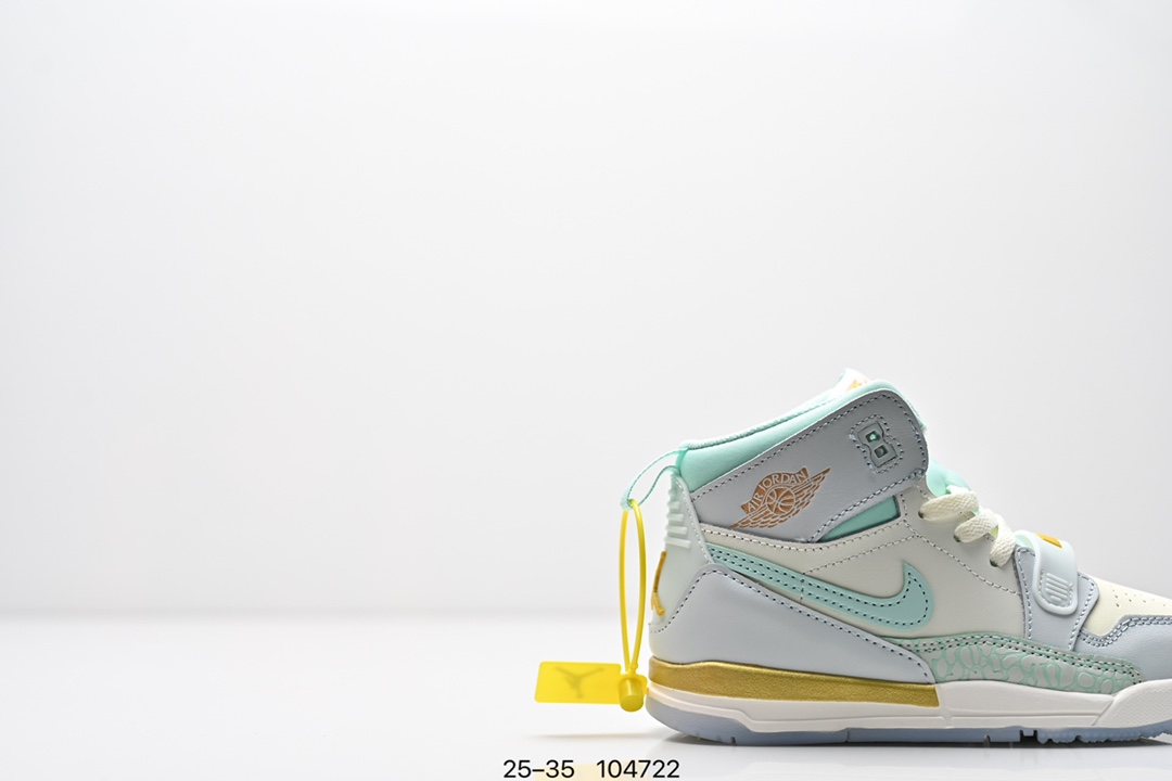 图片[2]-童鞋Air Jordan Legacy 312 “Command Force” 高帮AJ312 乔丹312代 aj312 乔312 高邦 乔丹篮球鞋系列 号称 “最强三合一” 的 Jordan Legacy 312，自然有着杂交结合的设计，它的名字就展现出它所包含的鞋款元素，312 分别对应了 Air Jordan 3、Air Jordan 1 和 Air Trainer 2，将这三双经典又有不俗人气的鞋款融合，“最强三合一” 的名称由此得来！货号：DR8486131 尺码：25–35 编号：104722-选品中心