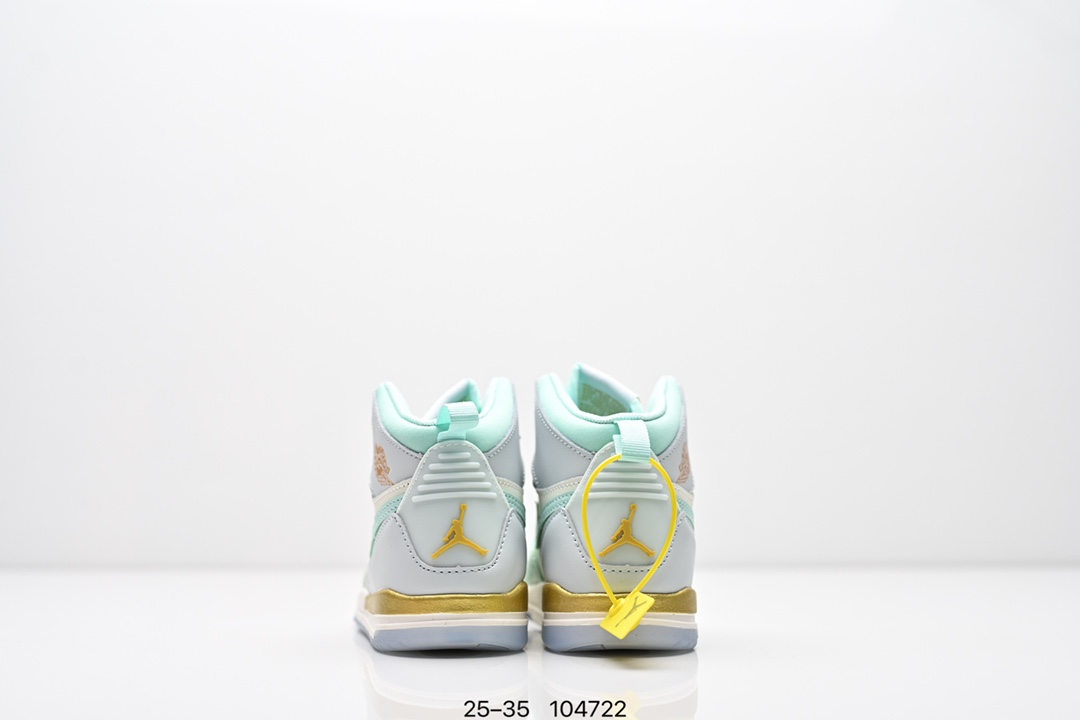 图片[7]-童鞋Air Jordan Legacy 312 “Command Force” 高帮AJ312 乔丹312代 aj312 乔312 高邦 乔丹篮球鞋系列 号称 “最强三合一” 的 Jordan Legacy 312，自然有着杂交结合的设计，它的名字就展现出它所包含的鞋款元素，312 分别对应了 Air Jordan 3、Air Jordan 1 和 Air Trainer 2，将这三双经典又有不俗人气的鞋款融合，“最强三合一” 的名称由此得来！货号：DR8486131 尺码：25–35 编号：104722-选品中心