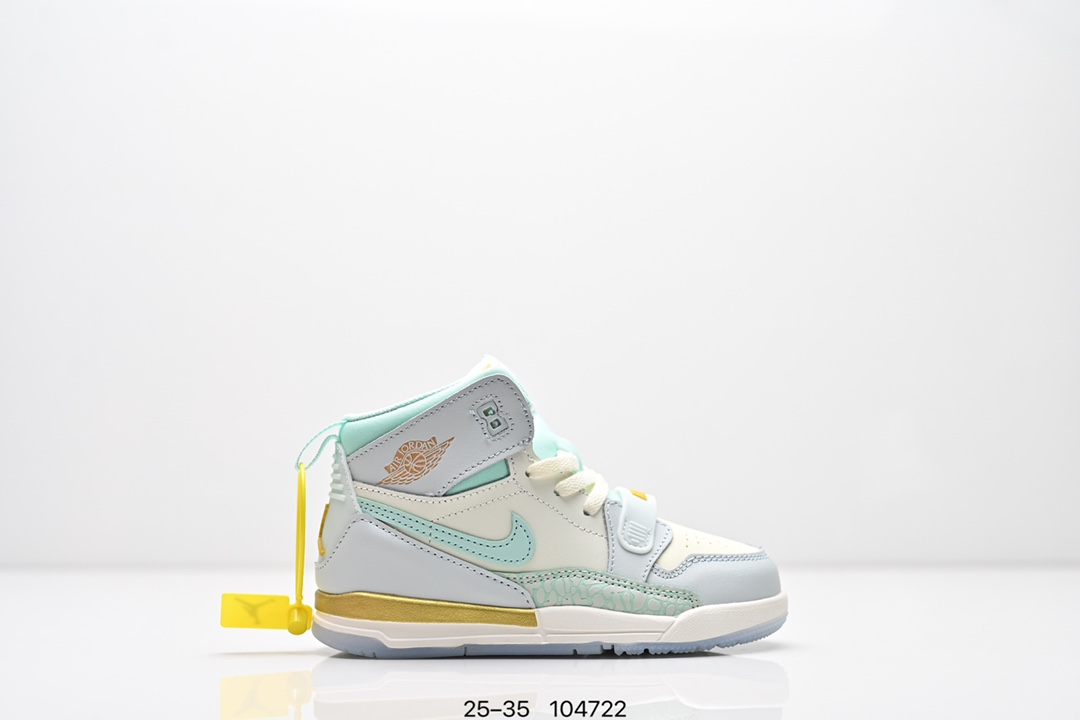 集合图 童鞋Air Jordan Legacy 312 “Command Force” 高帮AJ312 乔丹312代 aj312 乔312 高邦 乔丹篮球鞋系列 号称 “最强三合一” 的 Jordan Legacy 312，自然有着杂交结合的设计，它的名字就展现出它所包含的鞋款元素，312 分别对应了 Air Jordan 3、Air Jordan 1 和 Air Trainer 2，将这三双经典又有不俗人气的鞋款融合，“最强三合一” 的名称由此得来！货号：DR8486131 尺码：25–35 编号：104722-选品中心