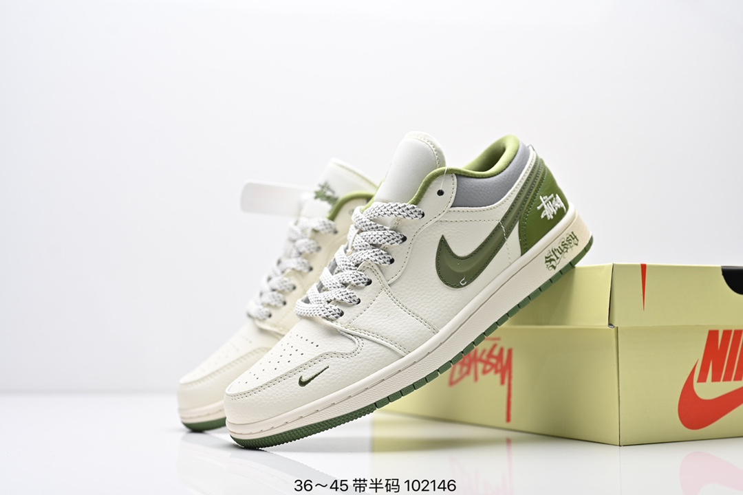 集合图💰270
AJ1倒勾Travis Scott x Air Jordan 1 ” Reverse Mocha “ AJ1乔1 TS 闪电 联名倒钩 低帮文化篮球鞋 完美品质出货 细节如图所示  鞋面切割工整  冲孔整齐干净 中底拉帮线 整体清洁度非常好
货号:SJ2068-003
尺码：36 36.5 37.5 38 38.5 39 40 40.5 41 42 42.5 43 44 45 
编号：102146