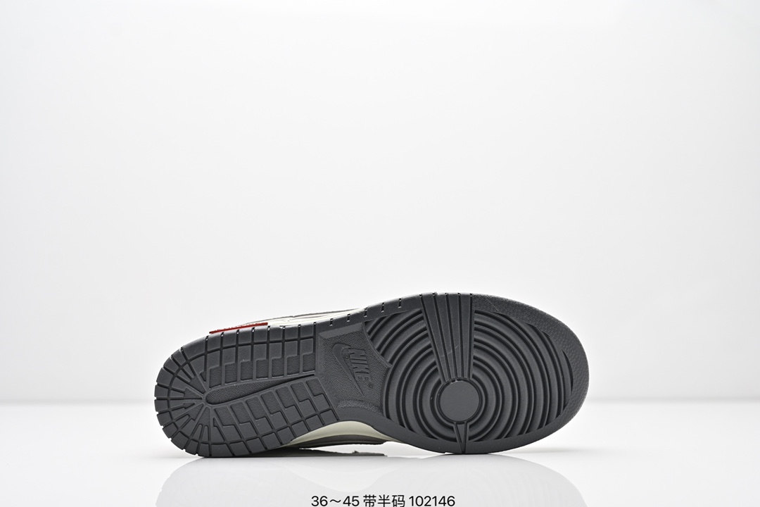 💰270
NK Dunk Low Retro “DIY高端定制”
低帮休闲运动板鞋
原装头层材料 用料绝不含糊 独家版型蒸餾加工帶來的是更好的视觉和脚感体验 清洁度 电绣工艺 皮料切割干净无任何毛边 细节完美
货号:SC9207 408
尺码:36 36.5 37.5 38 38.5 39 40 40.5 41 42 42.5 43 44 45 
ID:ZKD264-RDH
编码：102146