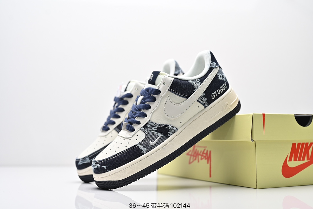 💰260
公司级✅Air Force 1 ‘07 LV8 空军一号 采用了整体外观的工具灰色 外观使用纹理显示 冷色调填满整个鞋子结构 除了白色logo 鞋跟和鞋底 灰黑也填充了鞋子的其余部分 货号:SU2305-008
Size：36 36.5 37.5 38 38.5 39 40 40.5 41 42 42.5 43 44 45
ID:ZED482-RJD
编码：102144