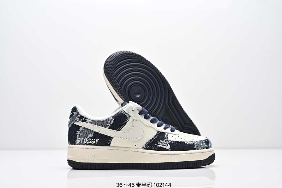 💰260
公司级✅Air Force 1 ‘07 LV8 空军一号 采用了整体外观的工具灰色 外观使用纹理显示 冷色调填满整个鞋子结构 除了白色logo 鞋跟和鞋底 灰黑也填充了鞋子的其余部分 货号:SU2305-008
Size：36 36.5 37.5 38 38.5 39 40 40.5 41 42 42.5 43 44 45
ID:ZED482-RJD
编码：102144